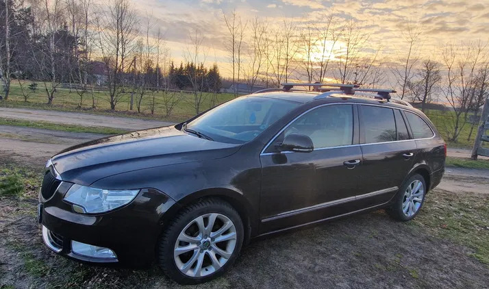 Skoda Superb cena 49900 przebieg: 140000, rok produkcji 2012 z Gdańsk małe 121